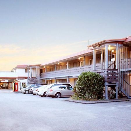 Cozy Court Motel Sechelt Exterior photo