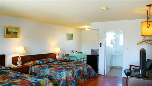 Cozy Court Motel Sechelt Exterior photo